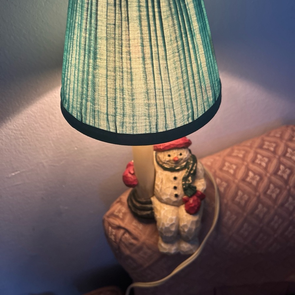 Darice Snowman Lamp with Green Shade